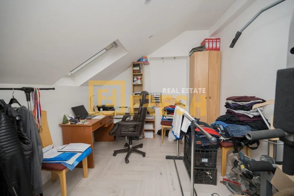 Sale, house, 350m², Vranići, Podgorica