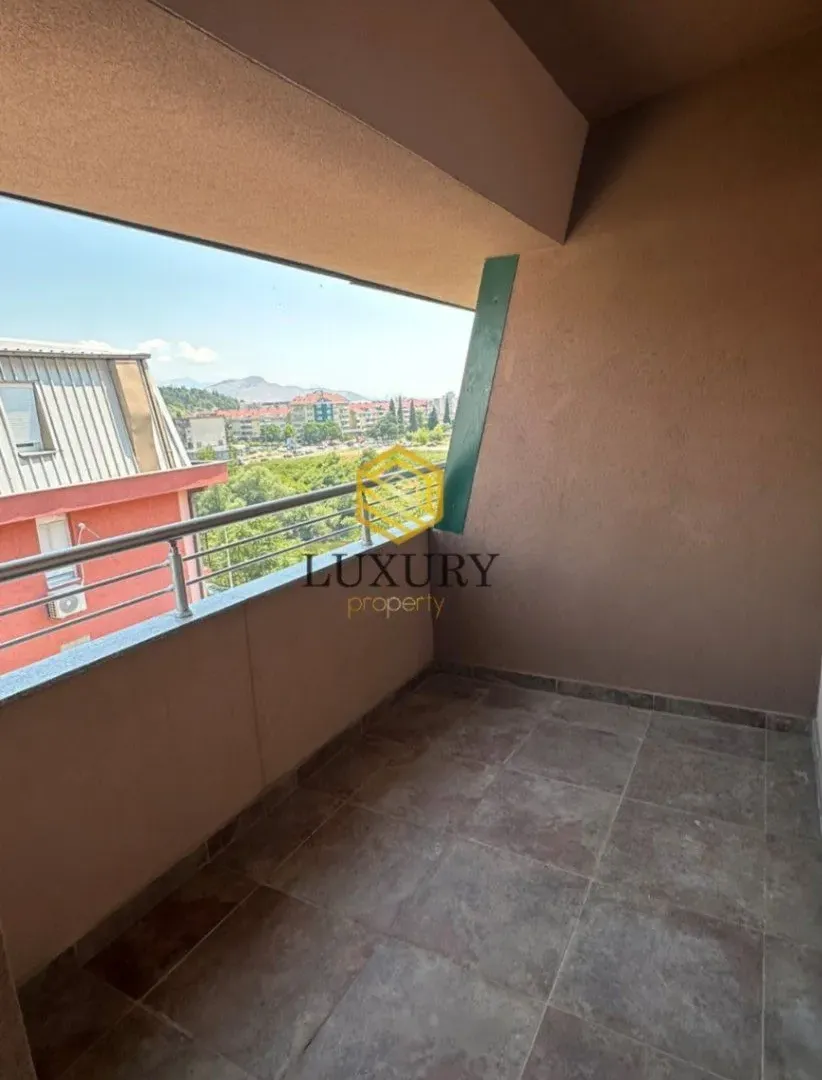 Prodaja, dvosoban stan, 60m², 1 maj, Podgorica