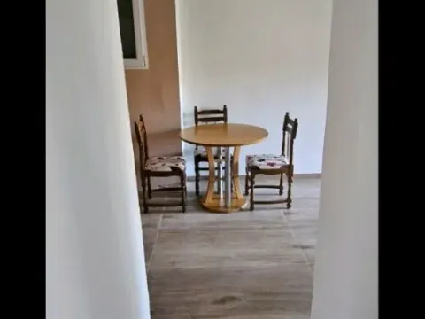 Izdavanje, dvosoban stan, 40m², Centar, Danilovgrad - image 1