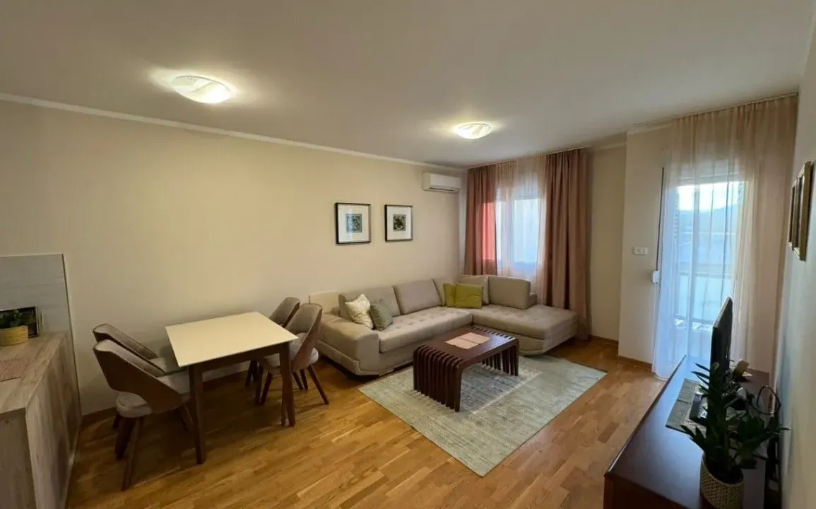 Izdavanje, dvosoban stan, 65m², City Kvart, Podgorica