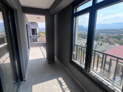 Prodaja, dvosoban stan, 89m², Gorica C, Podgorica - image 2