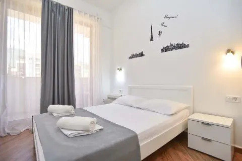 Rent, one bedroom apartment, 45m², Centar, Budva - image 10