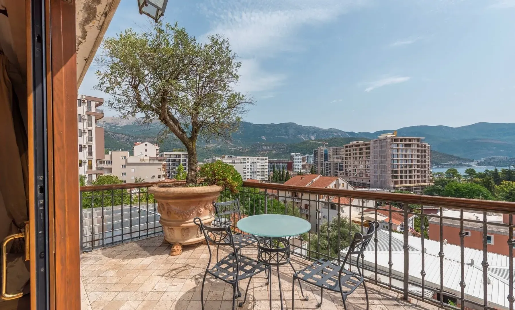 Sale, house, 1264m², Gospoština, Budva