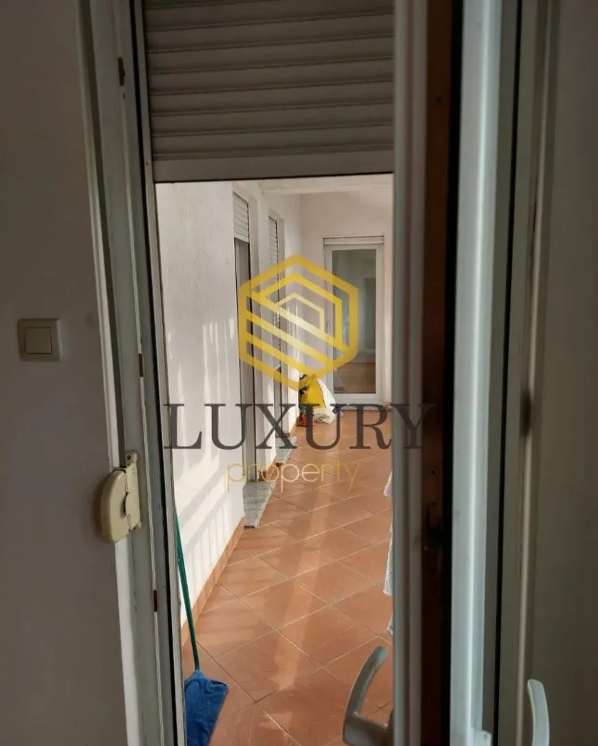 Prodaja, trosoban stan, 80m², Blok 9, Podgorica