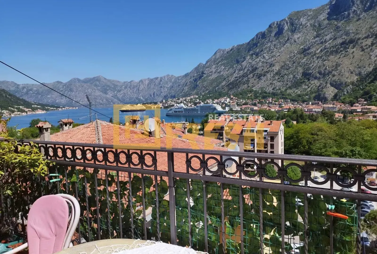 Prodaja, trosoban stan, 94m², Kotor, Crna Gora