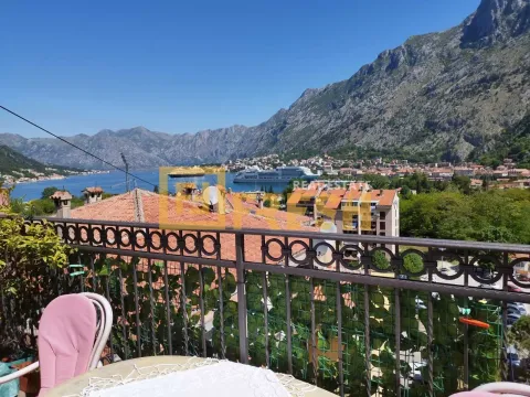 Prodaja, trosoban stan, 94m², Kotor, Crna Gora - image 2