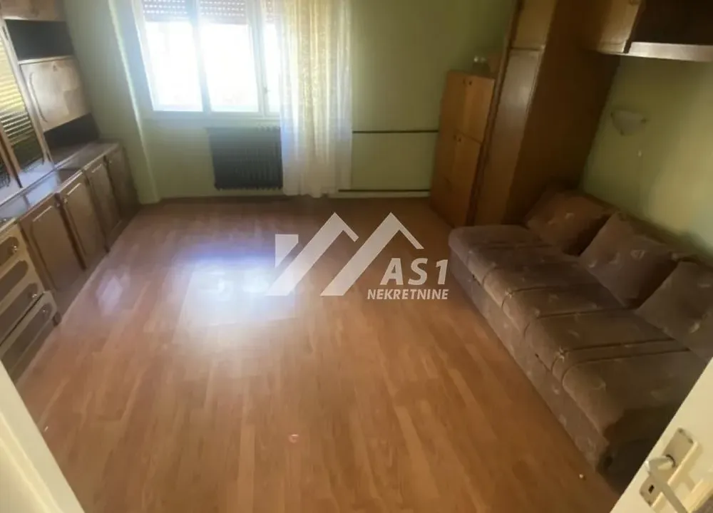Izdavanje, kuća, 200m², Telep, Novi Sad Sve Podlokacije