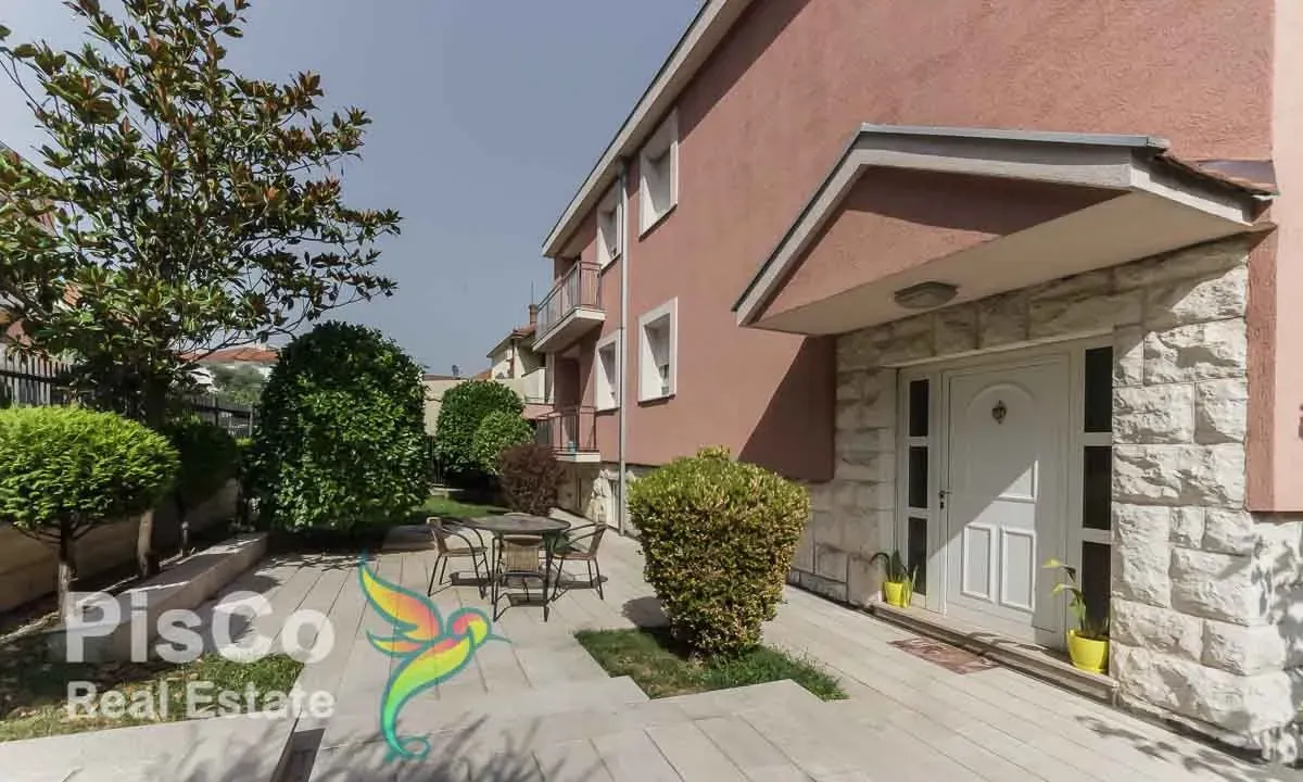 Prodaja, kuća, 325m², Gorica C, Podgorica