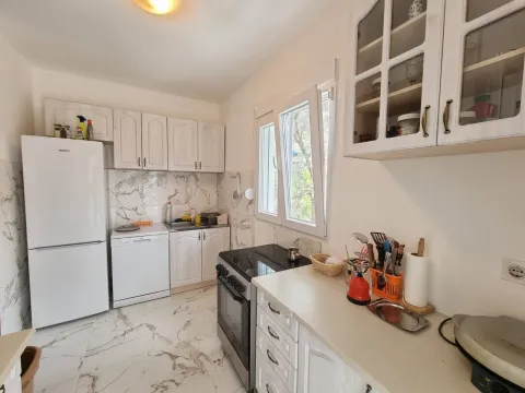Rent, two bedroom apartment, 120m², Sveti Stefan, Budva - image 8