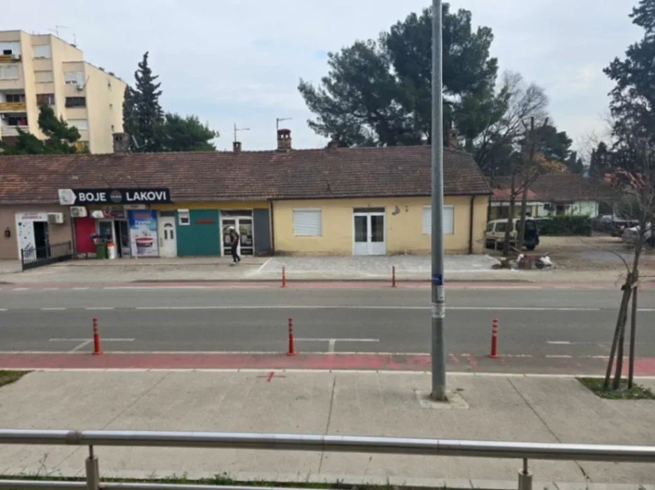 Izdavanje, poslovni prostor, 50m², Pobrežje, Podgorica