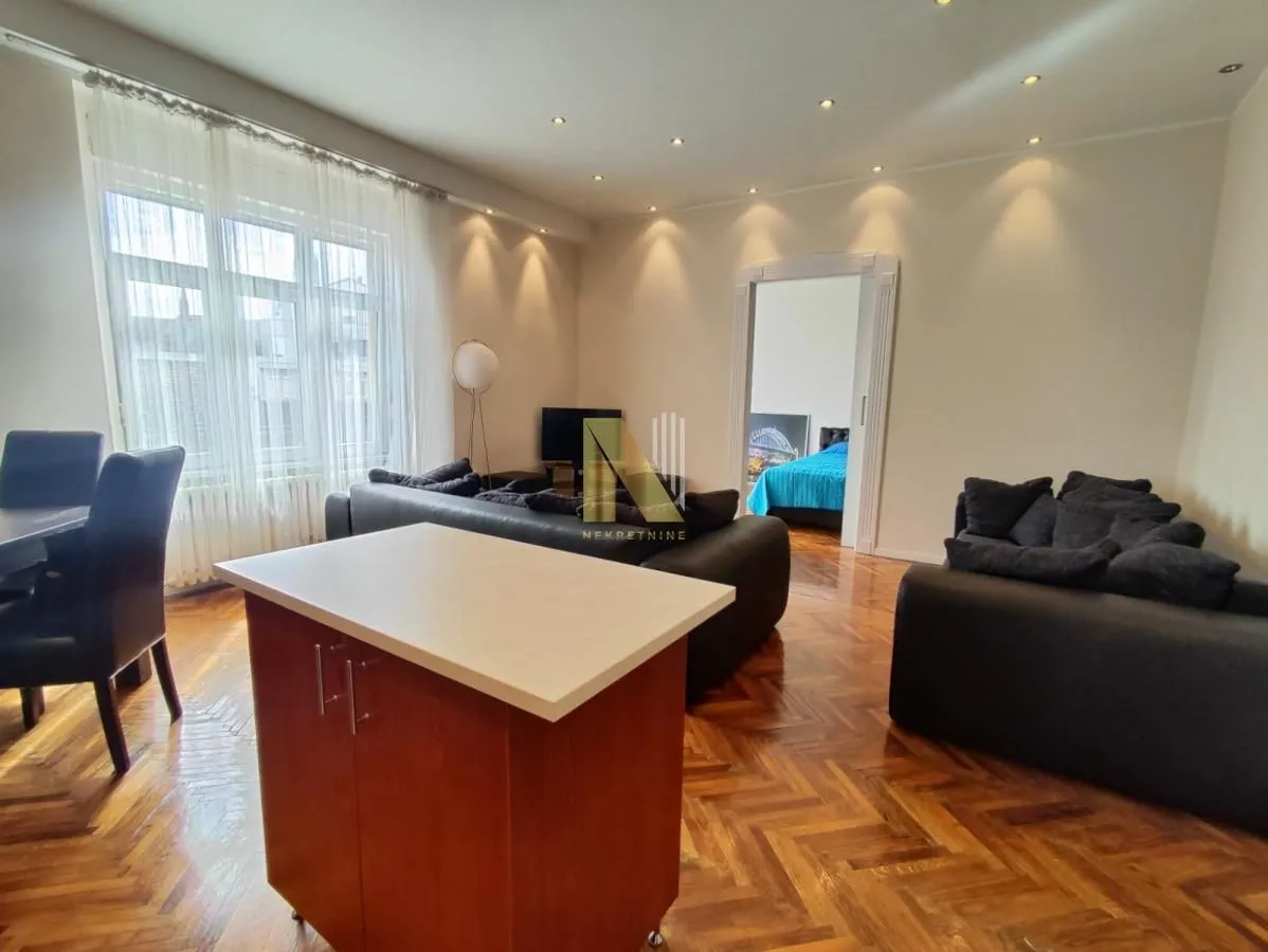 Prodaja, dvosoban stan, 63m², Centar, Novi Sad