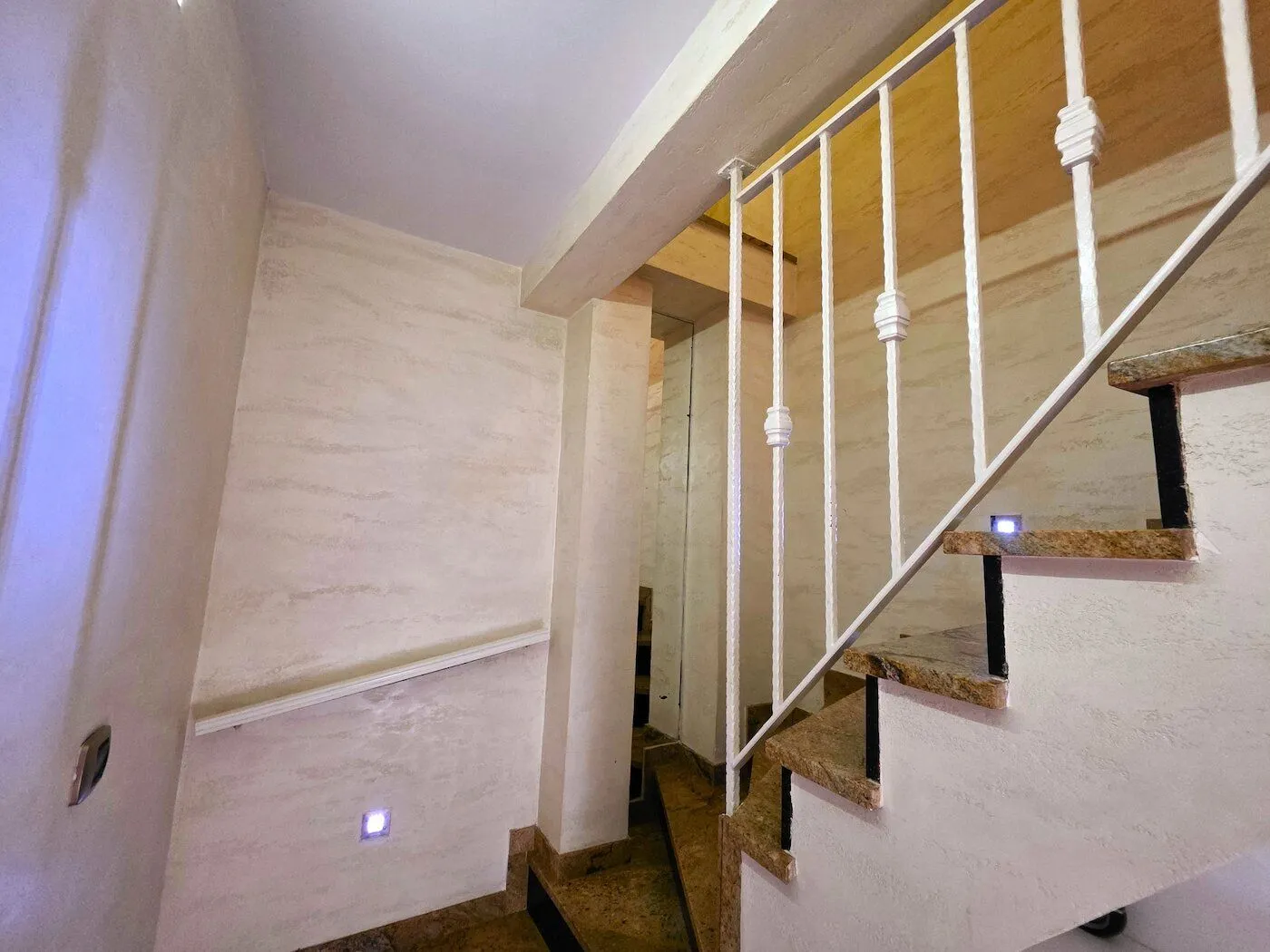 Izdavanje, dvosoban stan, 91m², Vezirov Most, Podgorica