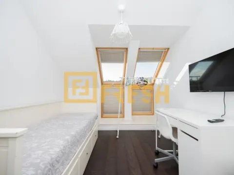 Izdavanje, trosoban stan, 110m², Momišići, Podgorica - image 21