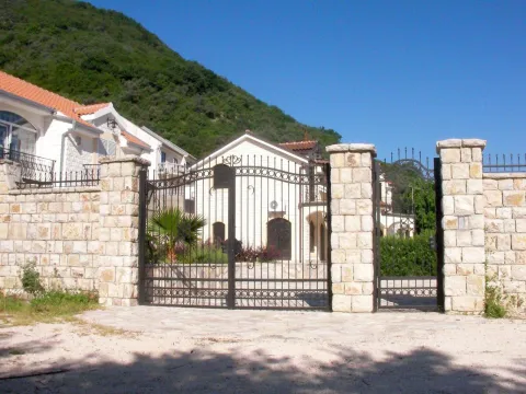 Prodaja, kuća, 278m², Stoliv, Kotor - image 25