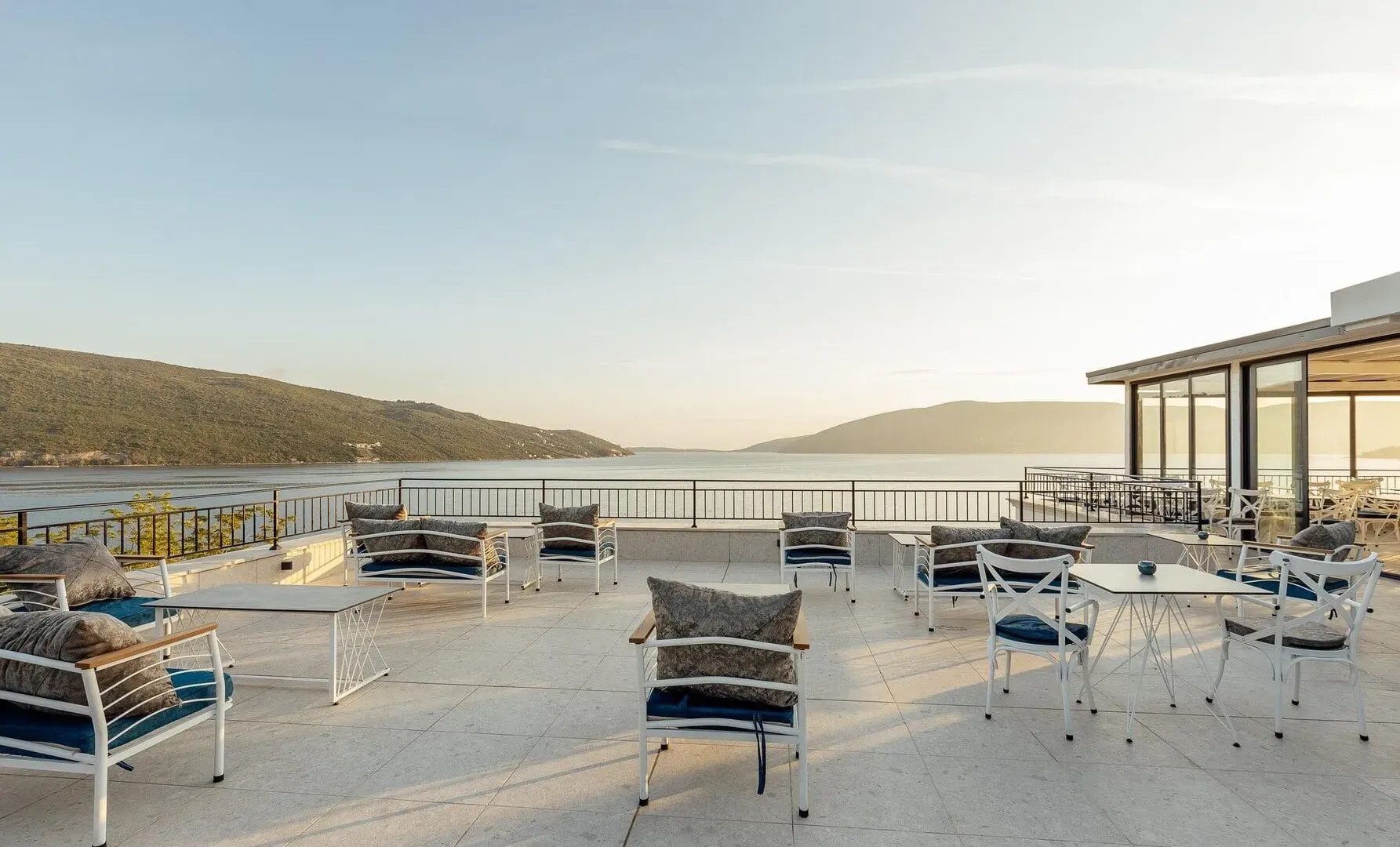 Prodaja, ugostiteljski objekat, 1000m², Kumbor, Herceg Novi
