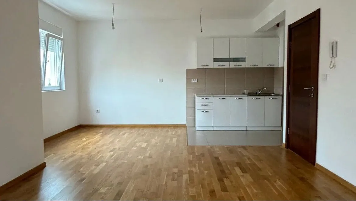 Prodaja, dvosoban stan, 73m², Tuški Put, Podgorica