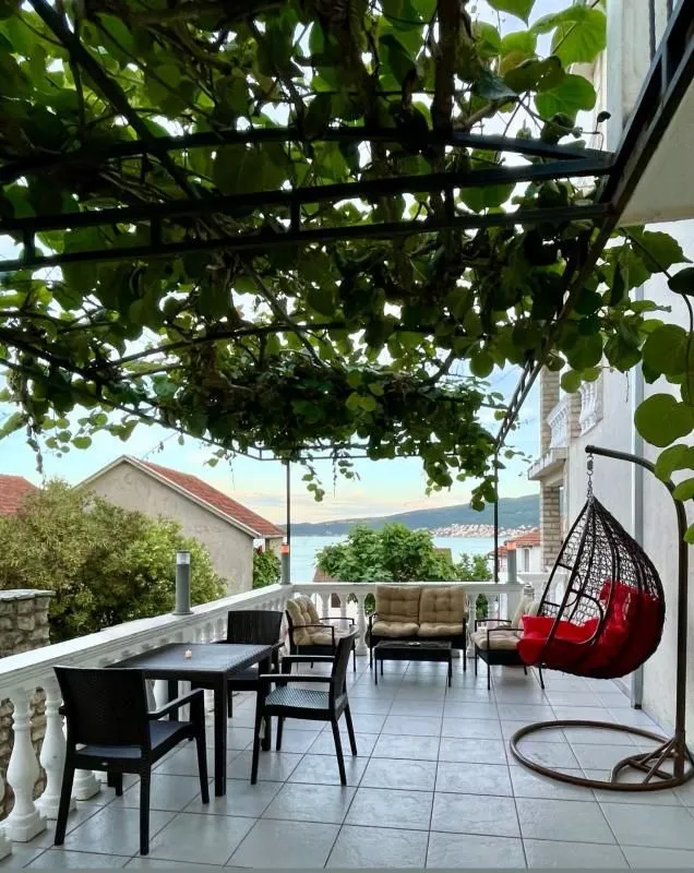 Prodaja, kuća, 430m², Baošići, Herceg Novi