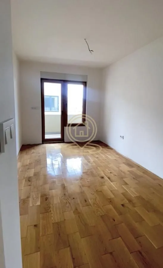 Prodaja, četvorosoban stan, 95m², Crveni Pevac, Niš