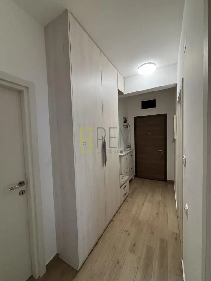 Prodaja, dvosoban stan, 67m², Centar, Podgorica