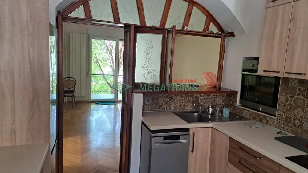 Izdavanje, trosoban stan, 72m², Centar, Novi Sad