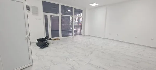 Rent, office space, 124m², Palilula, Niš