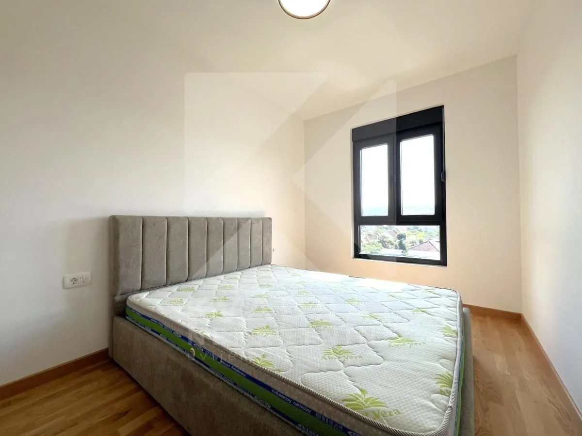 Izdavanje, dvosoban stan, 61m², Tološi, Podgorica