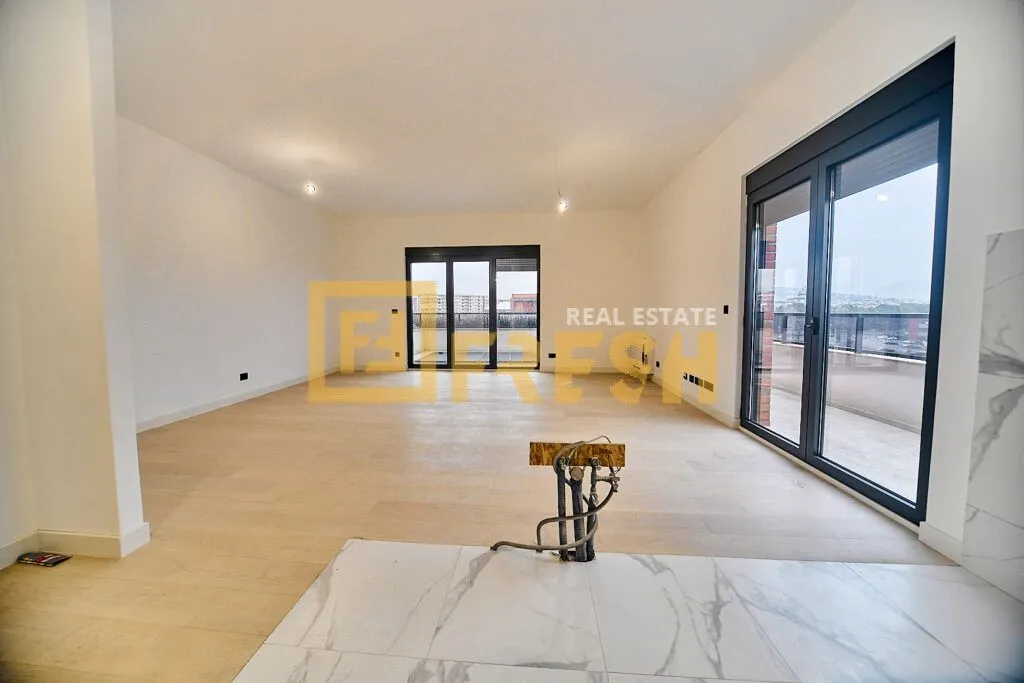 Prodaja, trosoban stan, 149m², Krivi Most, Podgorica
