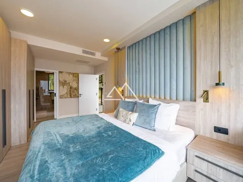 Sale, house, 413m², Dobrota, Kotor - image 15