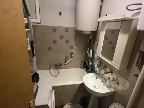 Izdavanje, dvosoban stan, 60m², Blok 6, Podgorica - image 6