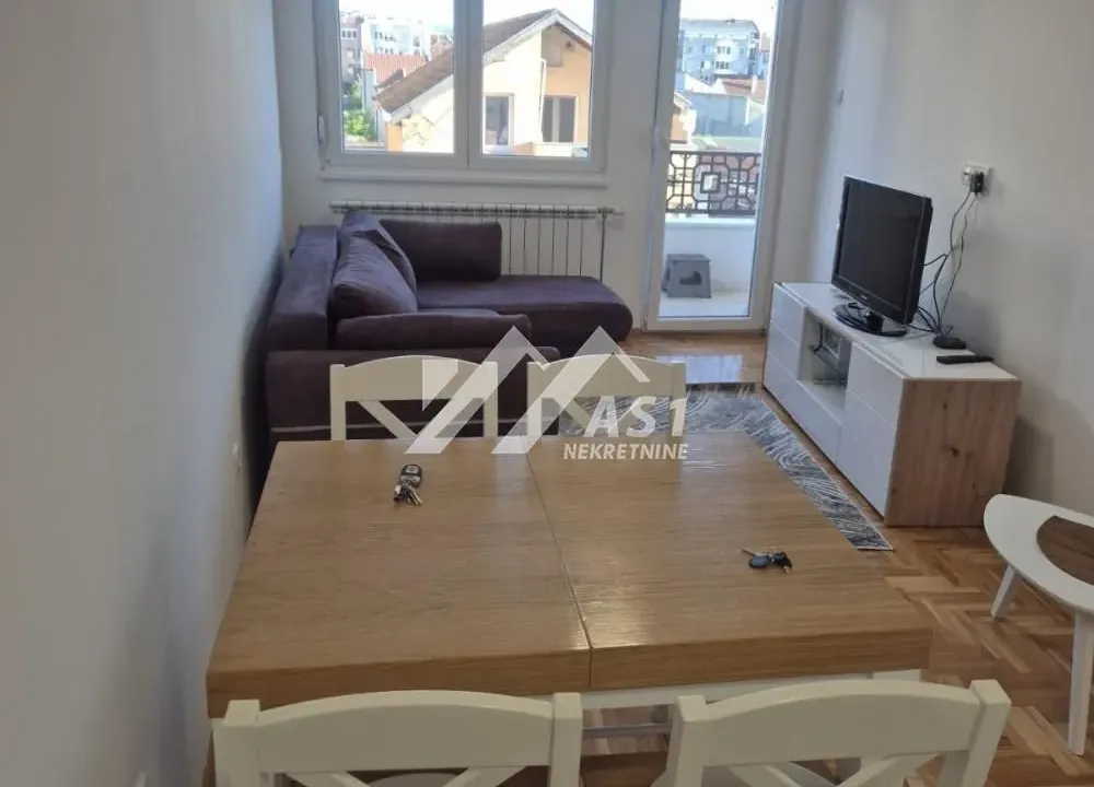 Izdavanje, jednosoban stan, 39m², Salajka, Novi Sad Sve Podlokacije