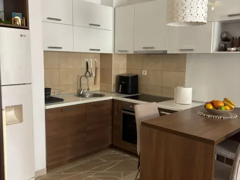 Rent, one bedroom apartment, 40m², Lazi, Budva - image 2