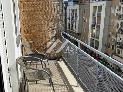 Izdavanje, dvosoban stan, 50m², Bulevar Oslobodjenja, Novi Sad Sve Podlokacije - image 9