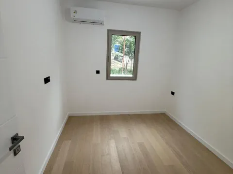 Prodaja, dvosoban stan, 51m², Dobrota, Kotor - image 16