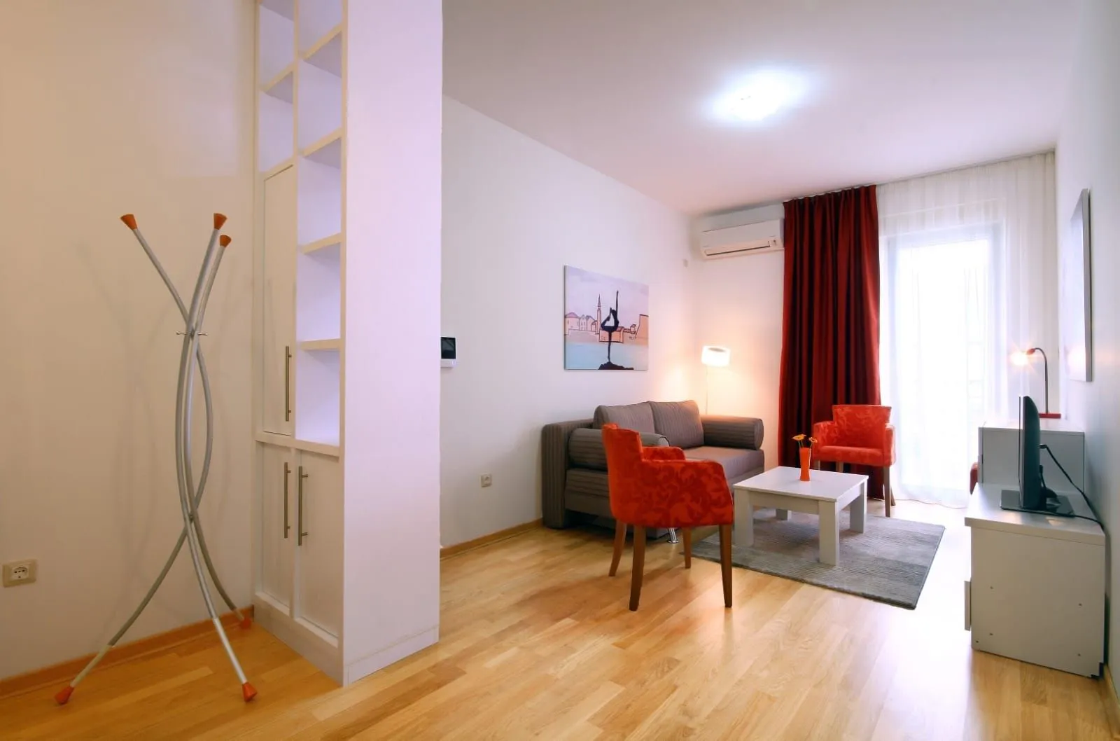 Rent, one bedroom apartment, 40m², Centar, Budva