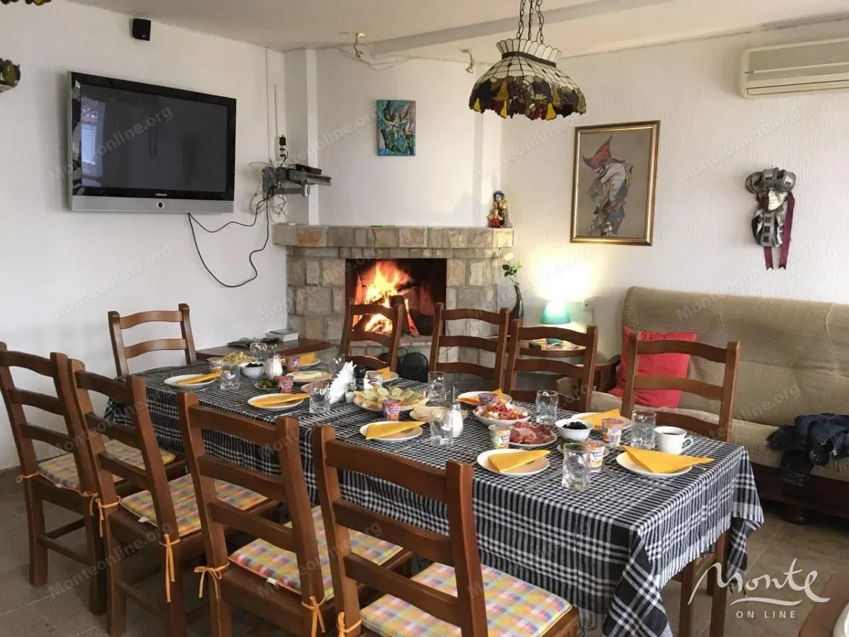 Sale, office space, 560m², Sutomore, Bar