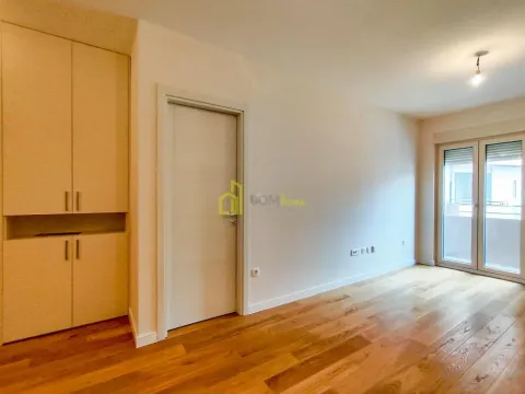 Rent, one bedroom apartment, 40m², Central Point, Podgorica - image 4