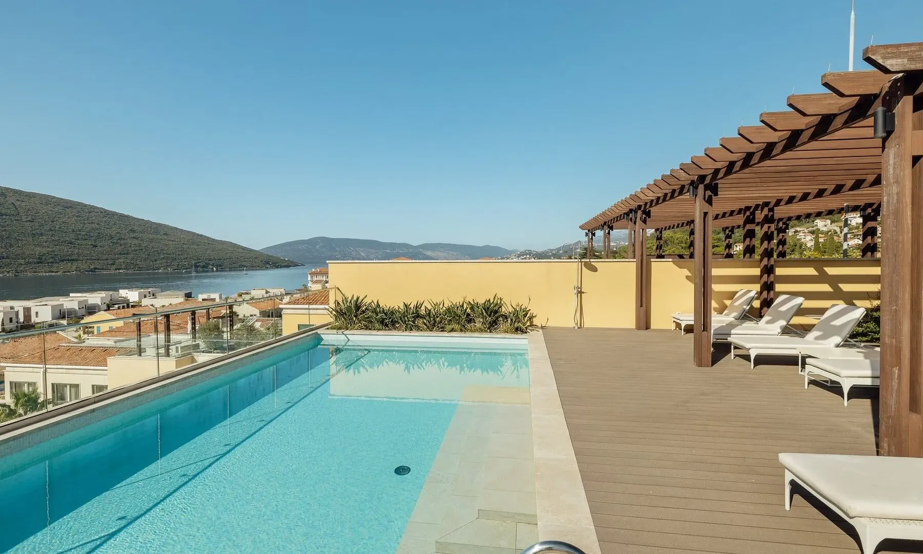 Prodaja, dvosoban stan, 290m², Portonovi, Herceg Novi