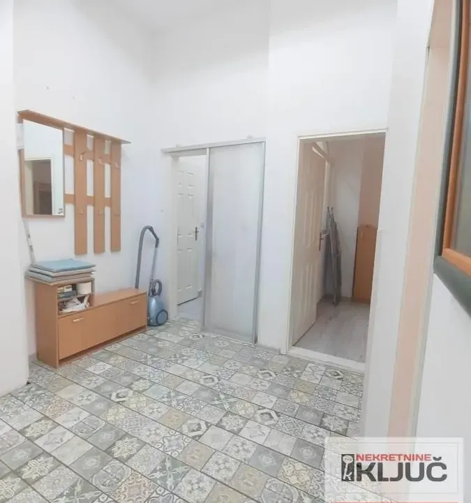 Prodaja, dvosoban stan, 54m², Grbavica, Novi Sad Sve Podlokacije
