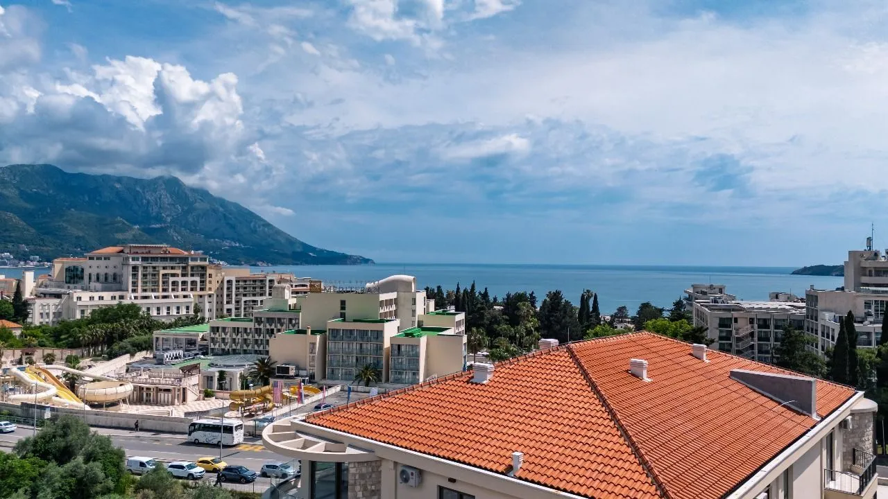 Sale, two bedroom apartment, 94m², Bečići, Budva