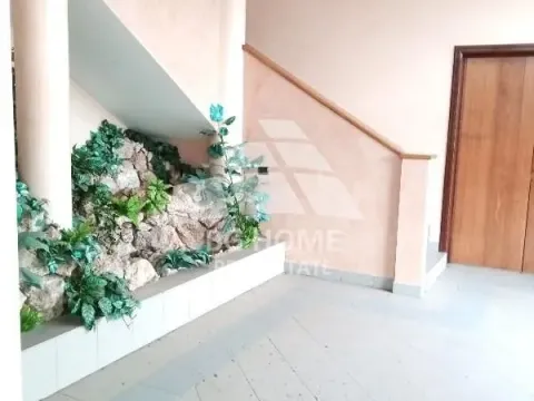 Izdavanje, poslovni prostor, 936m², Borča Sve Podlokacije, Beograd - image 7