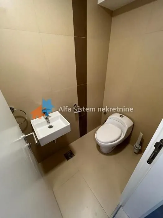 Izdavanje, trosoban stan, 69m², Sarajevska, Beograd