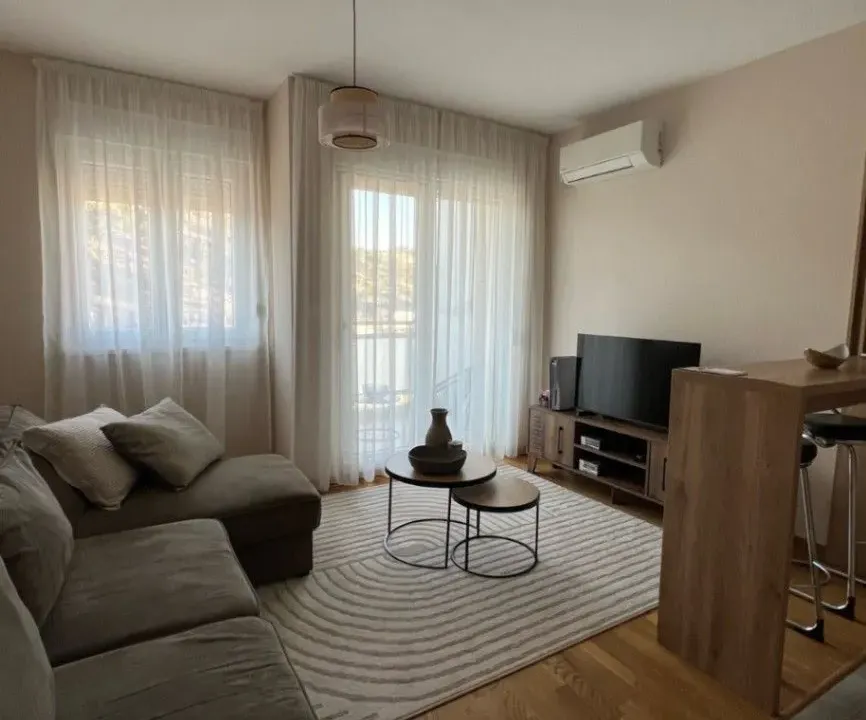Izdavanje, garsonjera, 30m², City Kej, Podgorica