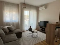 Izdavanje, garsonjera, 30m², City Kej, Podgorica - image 1