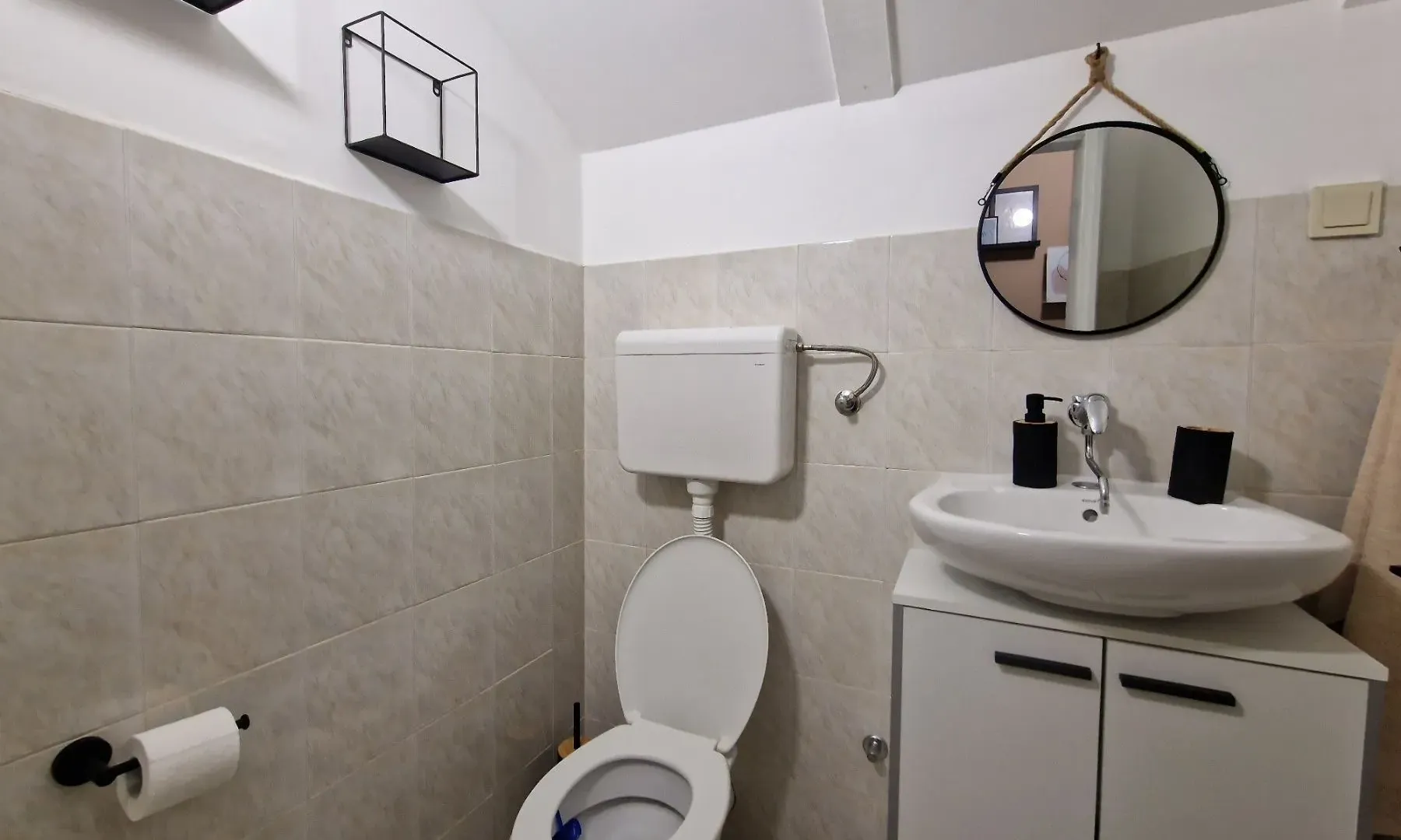 Rent, three bedroom apartment, 105m², Tivat, Crna Gora
