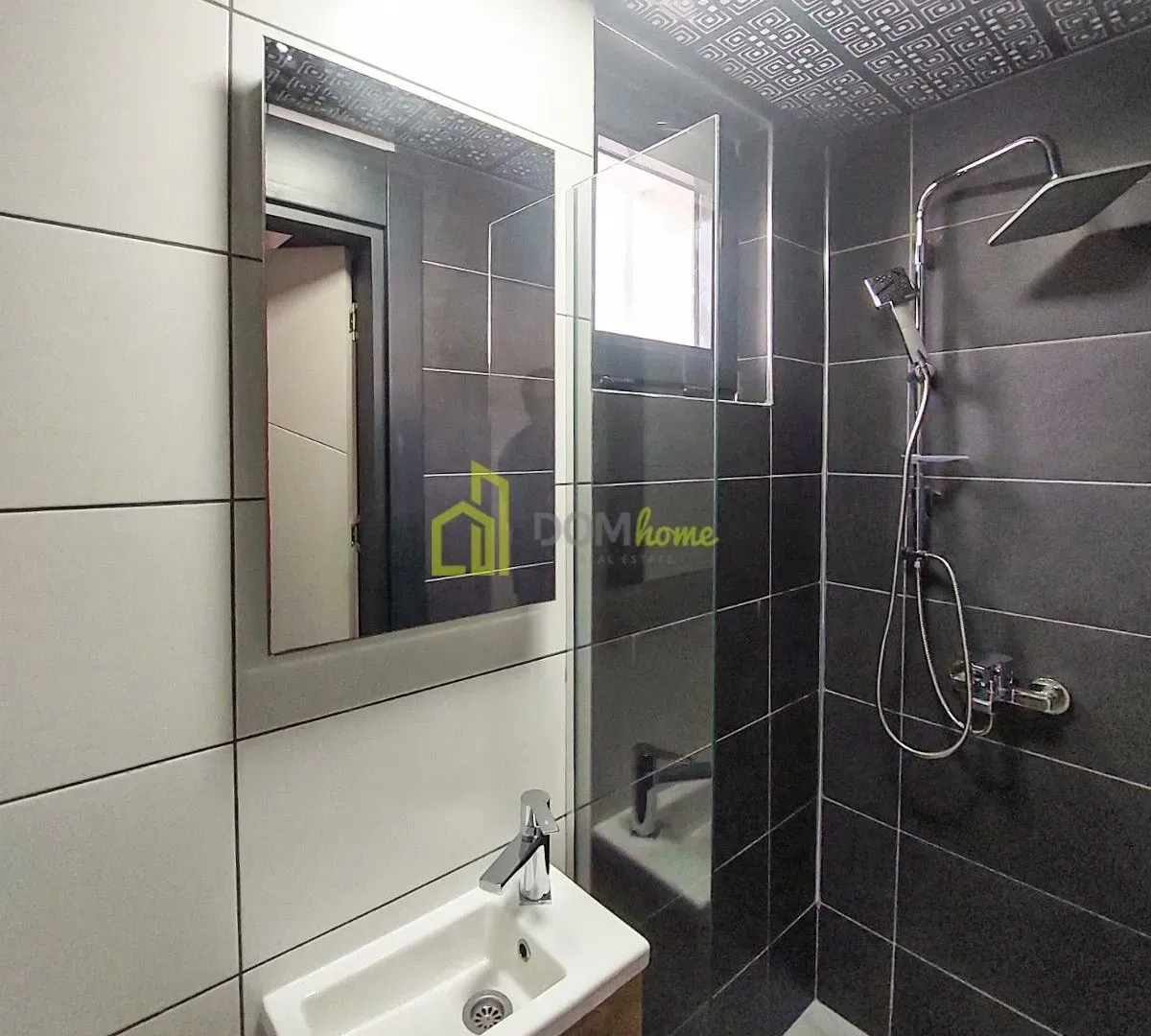 Sale, three bedroom apartment, 150m², Sveti Stefan, Budva