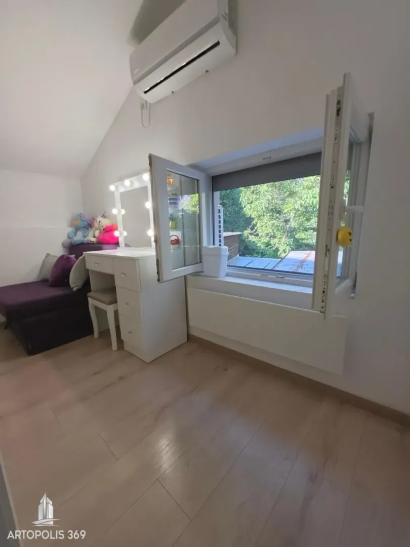 Prodaja, trosoban stan, 62m², Bajlonijeva Pijaca, Beograd