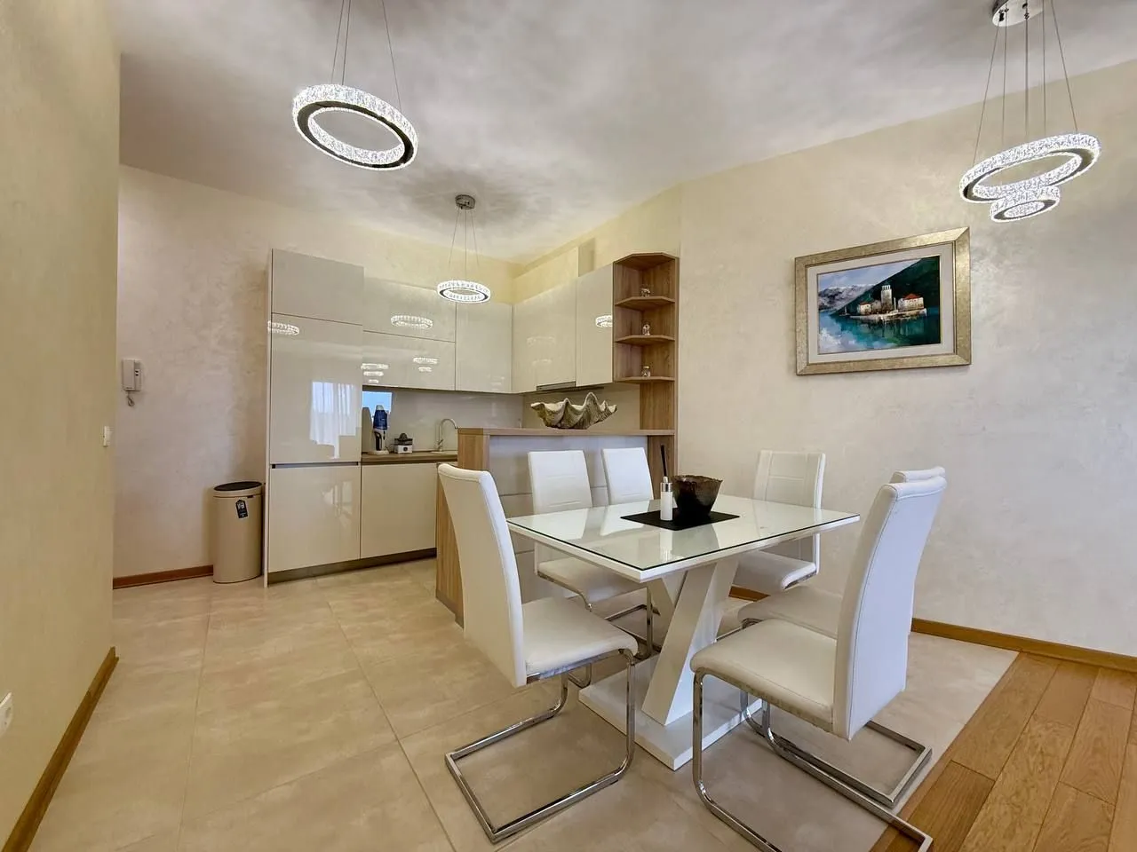 Rent, three bedroom apartment, 100m², Bečići, Budva