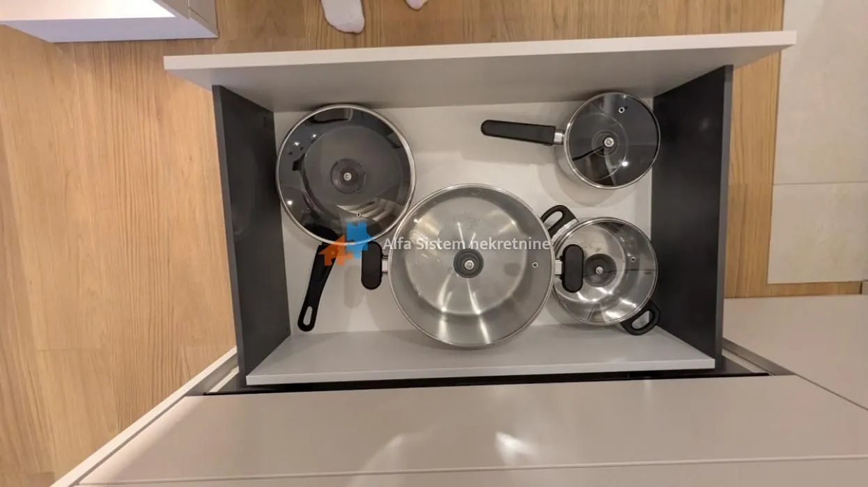 Rent, three bedroom apartment, 73m², Savski Venac, Beograd