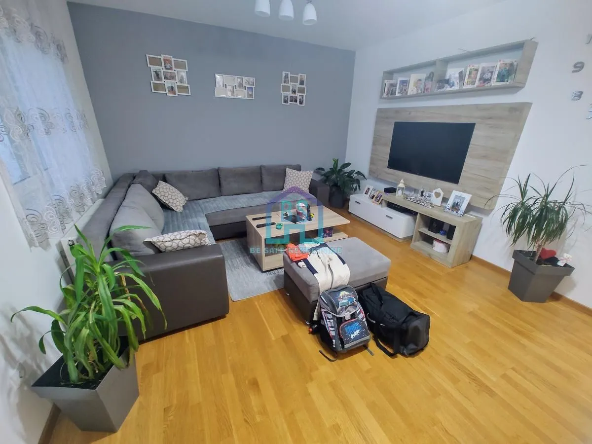 Prodaja, četvorosoban stan, 80m², Veternik, Novi Sad Sve Podlokacije