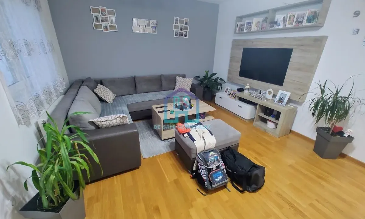 Prodaja, četvorosoban stan, 80m², Veternik, Novi Sad Sve Podlokacije